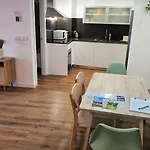 Almada - Calle Alfonso - Plaza Sas Appartement