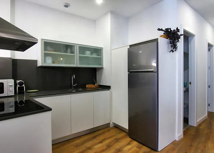 Almada - Calle Alfonso - Plaza Sas